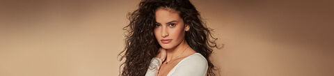 The Causes of Frizzy Hair & Best Anti-Frizz Products