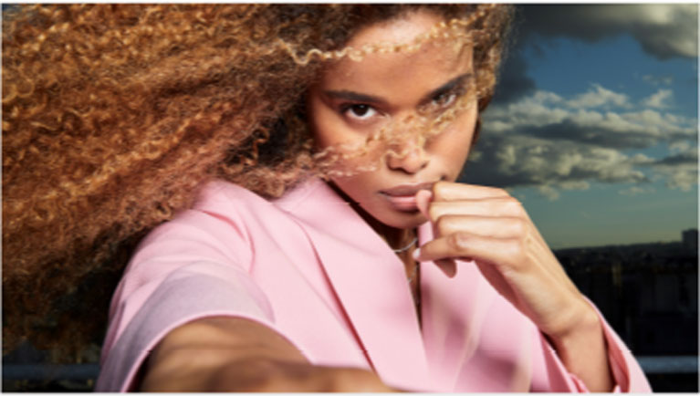 Kerastase Chroma Absolu for Colored Hair Model with Curly Hair Kerastase Chroma Absolu for Colored Hair Model with Curly Hair