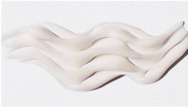 The Causes of Frizzy Hair & Best Anti-Frizz Products 