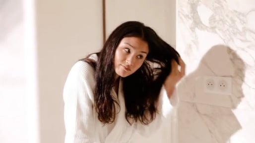 4 Tips to Reduce Hair Breakage For Oily Roots and Dry Ends