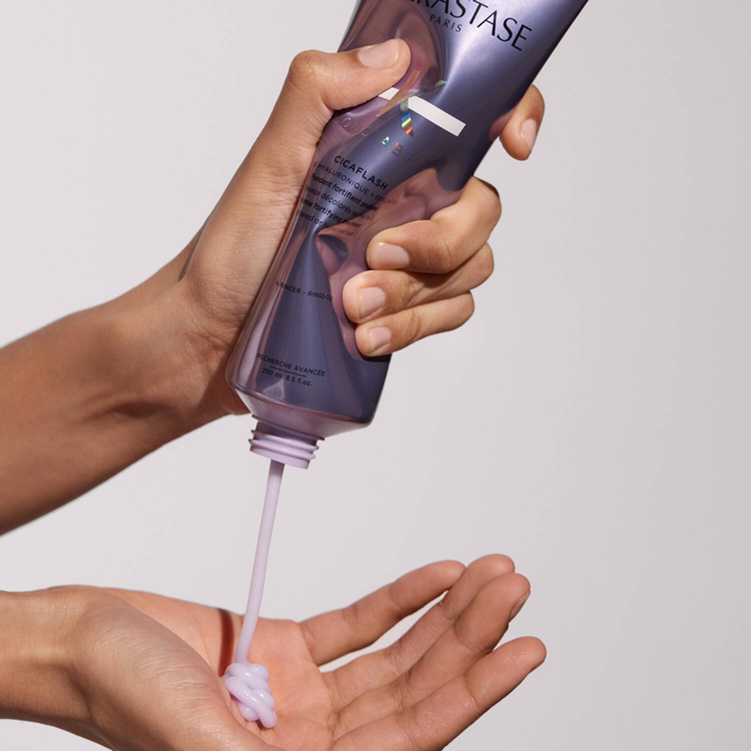 Kérastase Blond Absolu Cicaflash Conditioner For Blonde Hair Kérastase Blond Absolu Cicaflash Conditioner For Blonde Hair