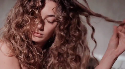 How to Nourish And Define Curls